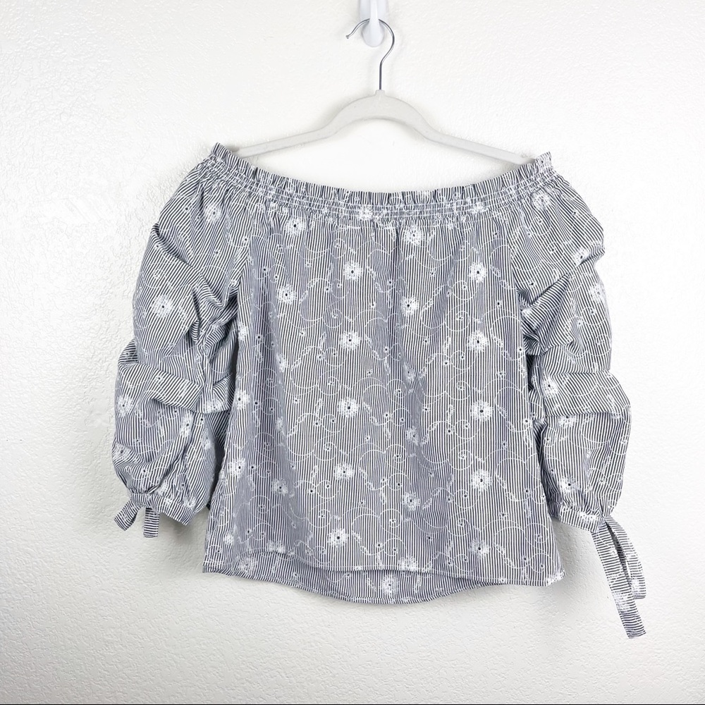 Nordstrom Socialite Blue Stripe Floral Embroidery Off the Shoulder Top Size XS - Picture 4 of 4